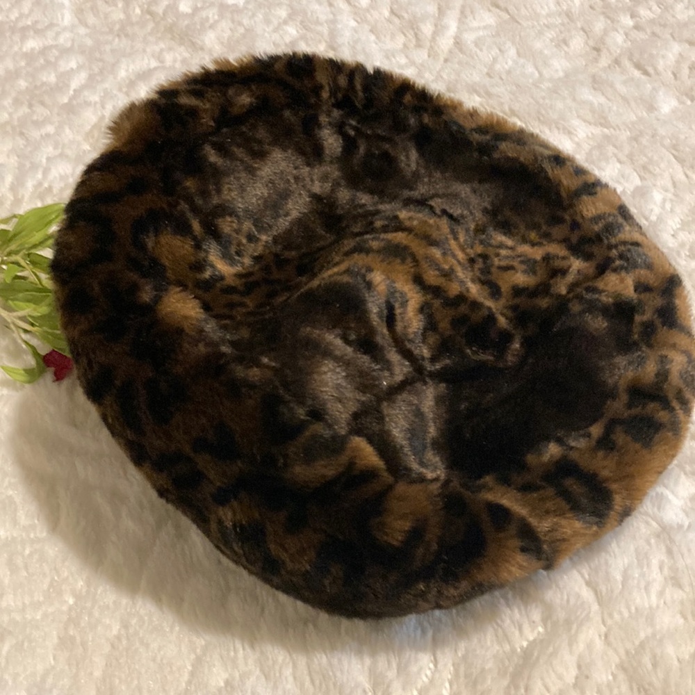 FAUX FUR HAT - Picture 1 of 5